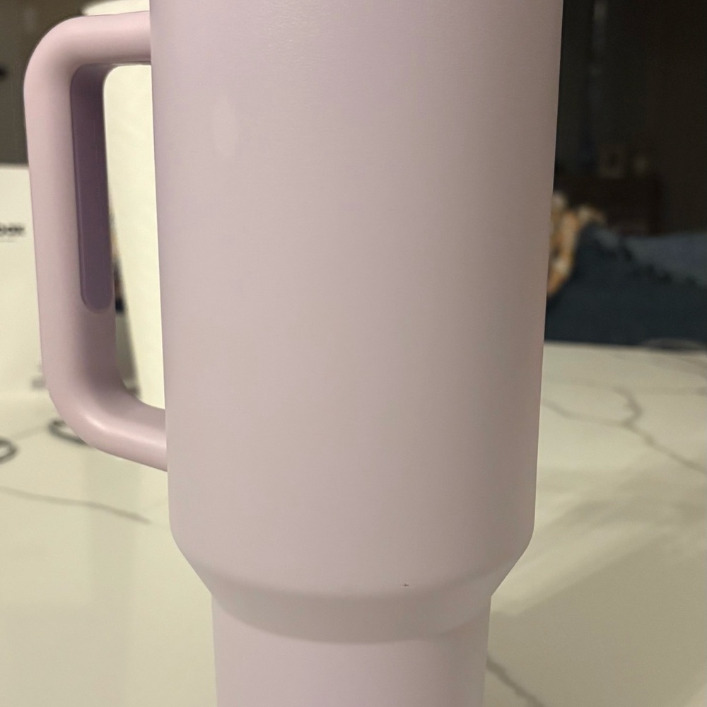 Stanley Lilac Travel Tumbler with Handle 40oz - Picture 3 of 4